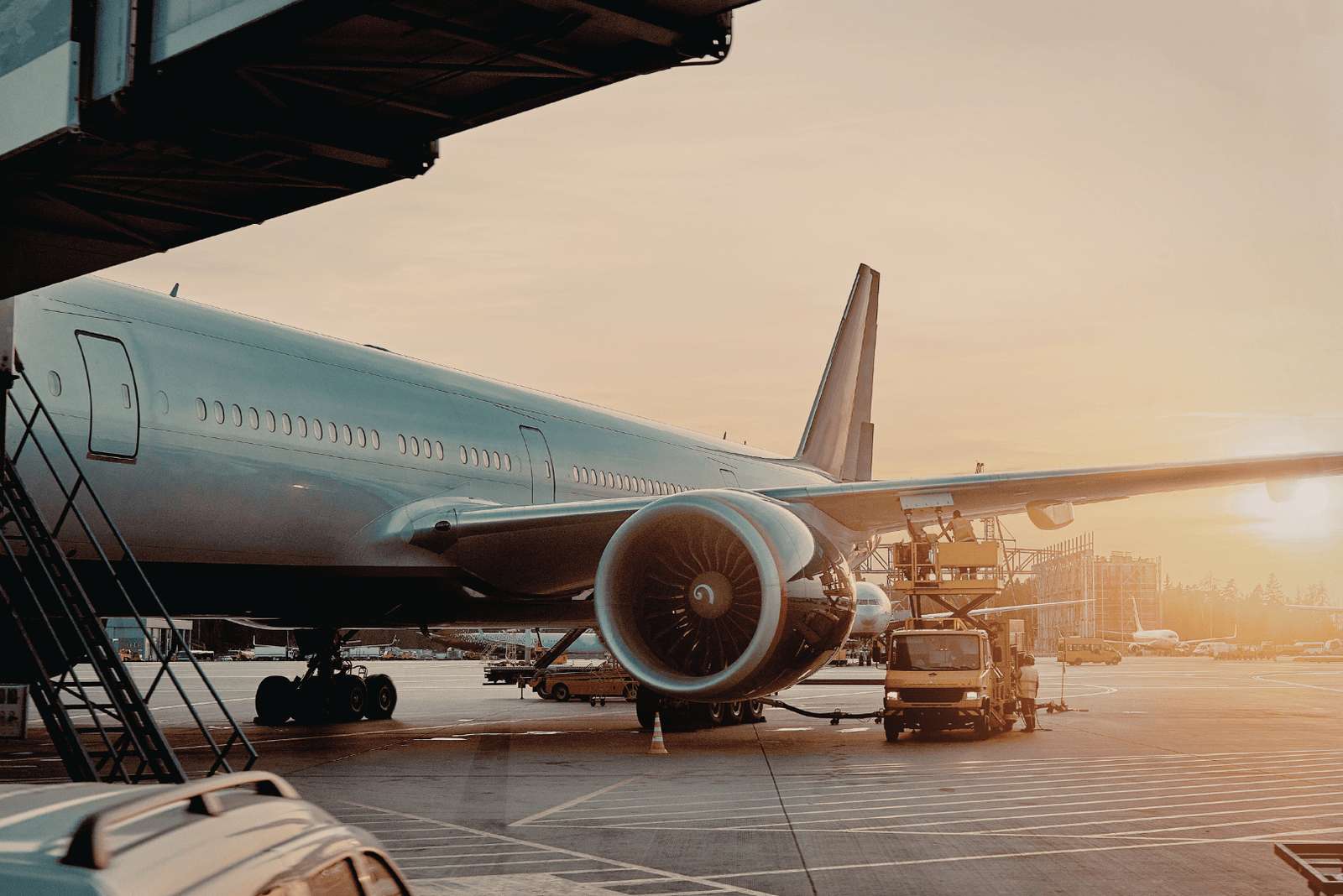 Ubezpieczenie transportu lotniczego i Cargo – międzynarodowa ochrona mienia w Verano Insurance